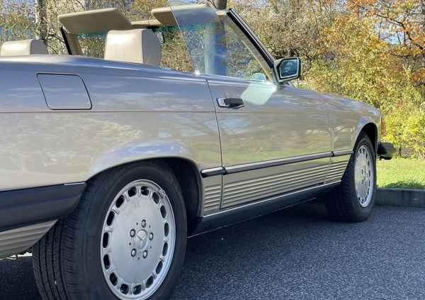 Mercedes-Benz SL cena 139000 przebieg: 90000, rok produkcji 1987 z Luboń małe 781